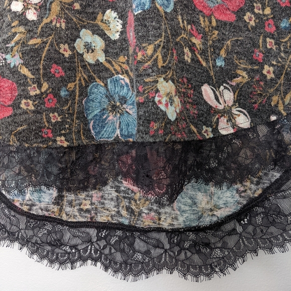 Disney by Lauren Conrad Multicolor Floral Top Size Small - Picture 4 of 14